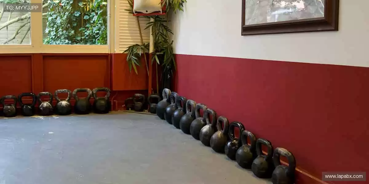 🚴 运动不止,探索无限可能,从一双专业跑鞋开始!👟